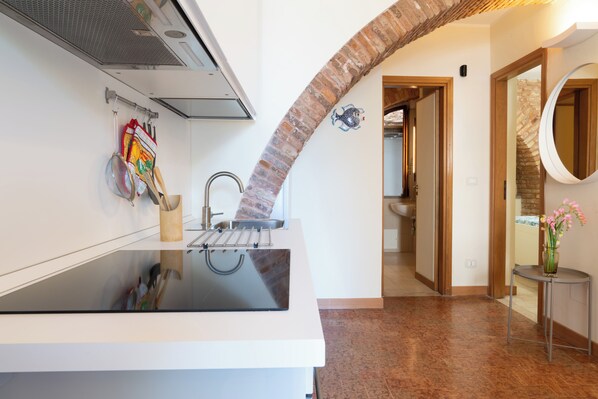 Réfrigérateur, plaque de cuisson