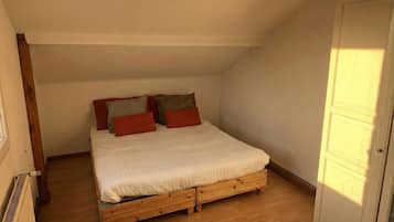 Skrivebord, weekendseng, Wi-Fi