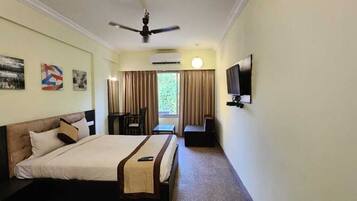 Quarto casal standard | Ferros/tábuas de passar roupa, Wi-Fi