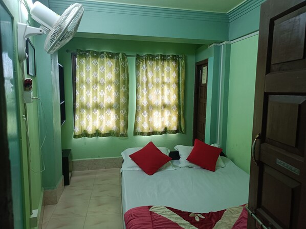 Desk, free WiFi, bed sheets