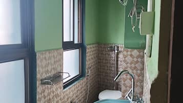 Chuveiro, chuveiro com efeito de chuva, toalhas de banho