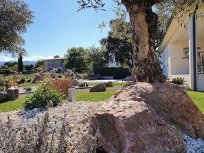 Property grounds - Villa Pardisoli 2. Logement Entier : Hébergement - Prunelli-di-fiumorbo, France (Prunelli-di-Fiumorbo)