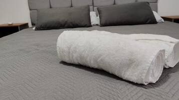 2 bedrooms, desk, free WiFi, bed sheets