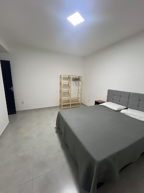 2 quartos, escrivaninha, Wi-Fi de cortesia, roupa de cama