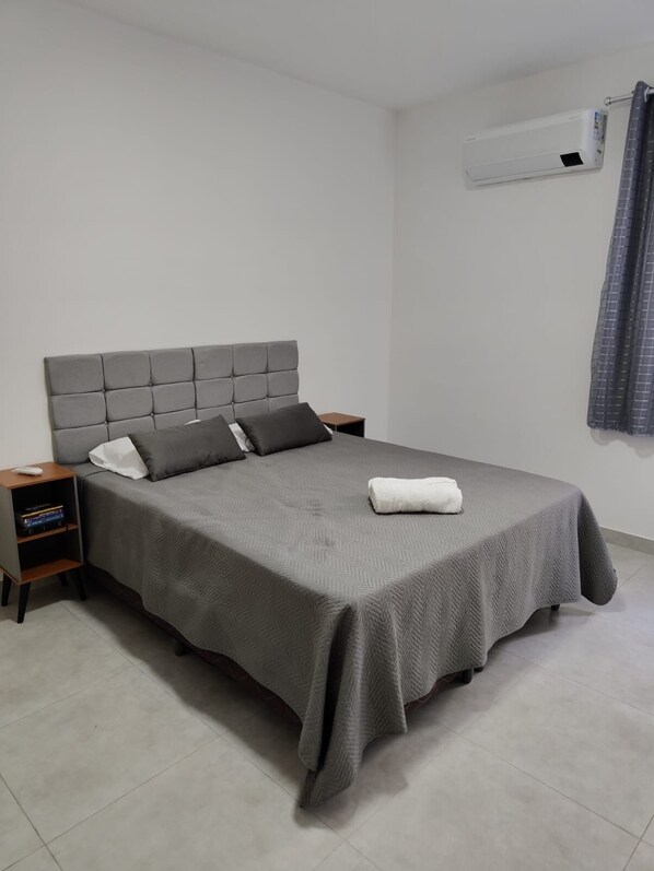 2 bedrooms, desk, free WiFi, bed sheets
