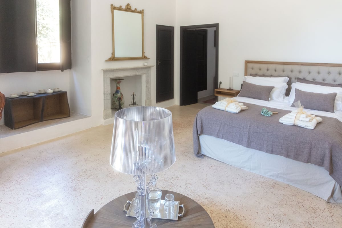 Royal Suite | 1 bedroom, minibar, in-room safe, soundproofing