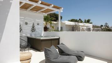 Superior Sea & Sunset View Outdoor Hot Tub | Terrace/patio