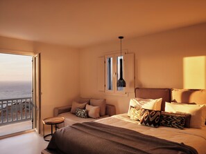Deluxe Suite, Sea View | Soundproofing, free WiFi