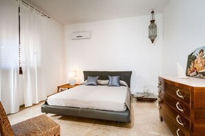 3 chambres, fer et planche à repasser, lit parapluie, Wi-Fi gratuit