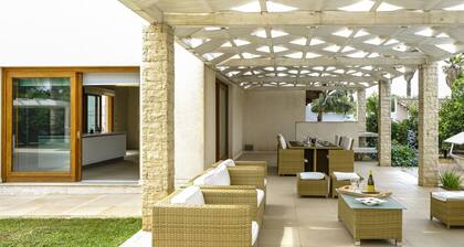 Wonderful private villa for 9 people with A/C, private pool, WIFI and TV