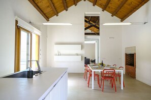 Dining - Beautiful private villa for 9 guests with A/C, WIFI, private pool and TV (Marsala)