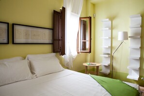 2 bedrooms, travel cot, free WiFi