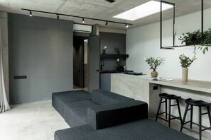 Een 90-cm smart-tv met kabelzenders, Netflix en streamingdiensten