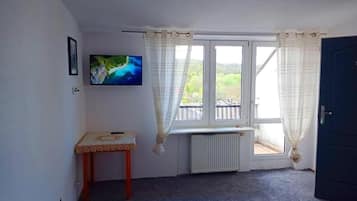 Classic Double or Twin Room, Balcony | Wi-fi percuma