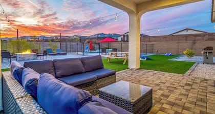 Heated Pool! King Bed, Pool Table, Ping Pong