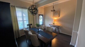 Dining - Modern home with pool (League City)