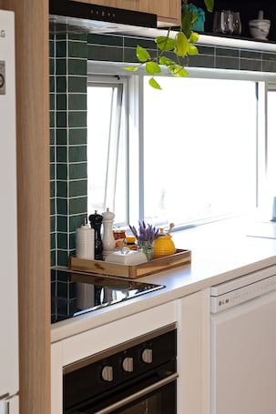 Fridge, microwave, oven, stovetop. Casa Blu
Modern Beach Vibes Private Unit