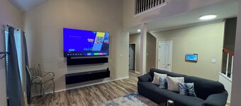 Cottage near the beach , owa, Bucees , King bed , WiFi quiet neighborhood