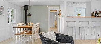 "Synnöve" - 350m from the sea by Interhome