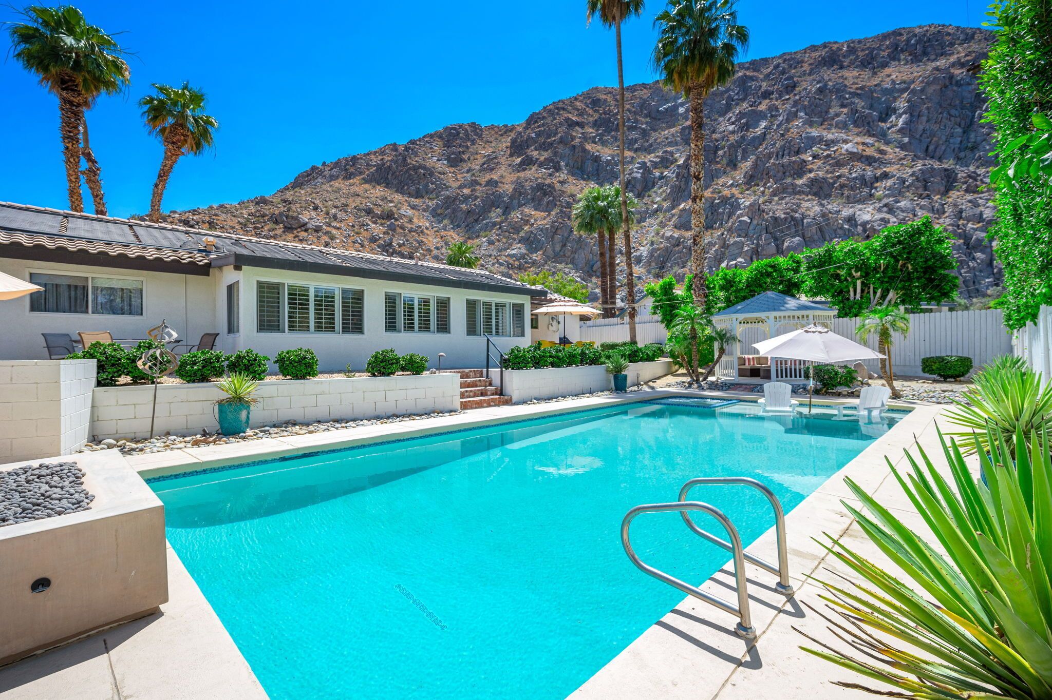 Stunning 3 bedroom, 2 bathroom home with incredible views