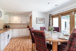 Frigorífic, microones, forn i placa de cuina 