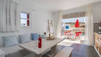 Chambre Quadruple Lune de Miel, patio, vue mer | Coffres-forts dans les chambres, décoration personnalisée