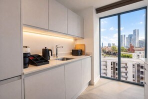 Réfrigérateur, four, plaque de cuisson, lave-vaisselle