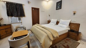 Standard Double Room | WiFi (free) - Hotel President (Gorakhpur)