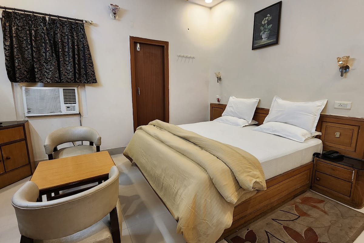 Standard Double Room | WiFi (free)