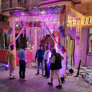 Exterior - Hotel President (Gorakhpur)