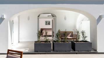 Superior Double Room, Sea View | In-room safe, desk, blackout drapes, free WiFi