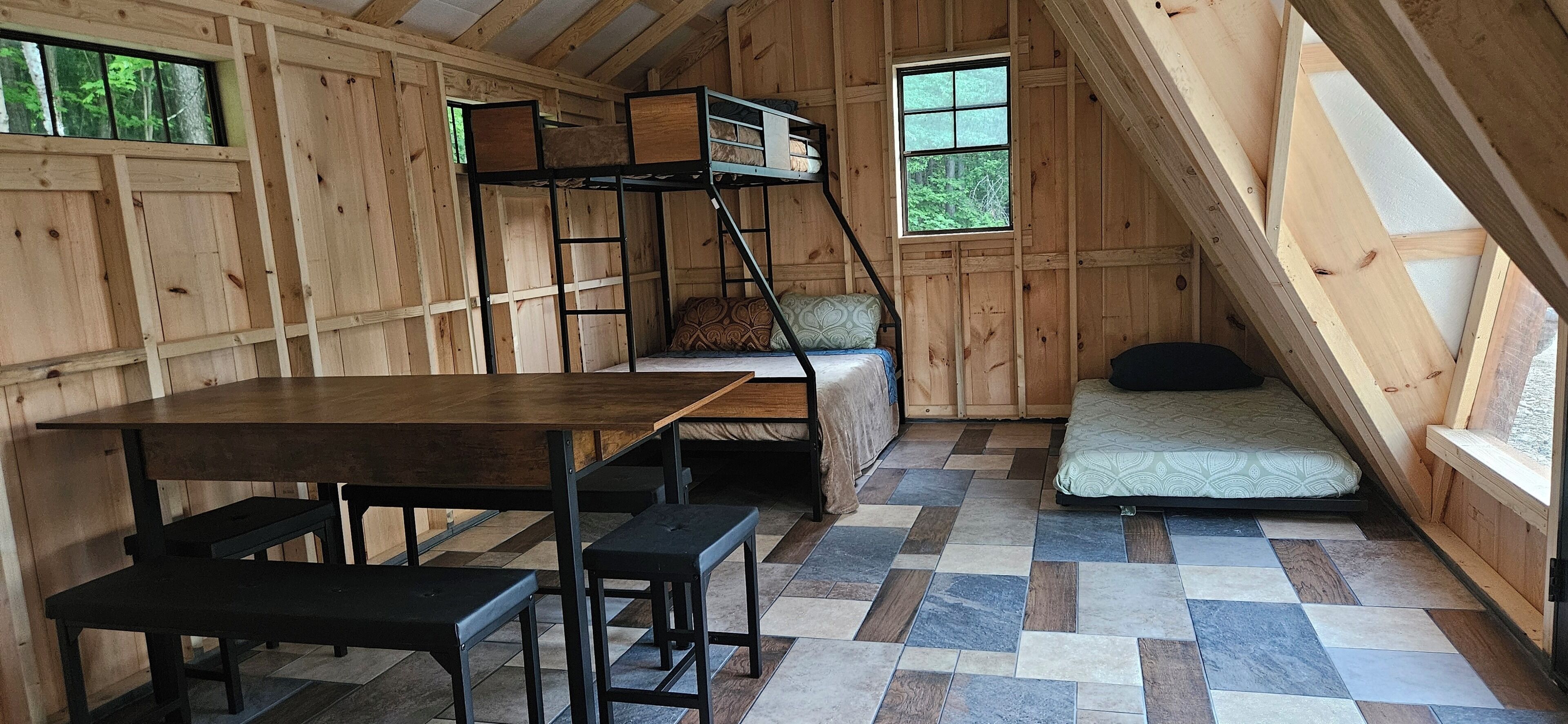 1 bedroom, bed sheets