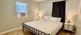 Modern Apartment Steps from UNMC & Dining