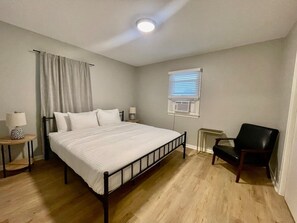 1 habitación, tabla de planchar con plancha, wifi y ropa de cama 