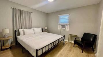 1 chambre, fer et planche à repasser, Wi-Fi, literie fournie