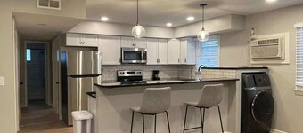 Modern Apartment Near UNMC & Walkable Dining