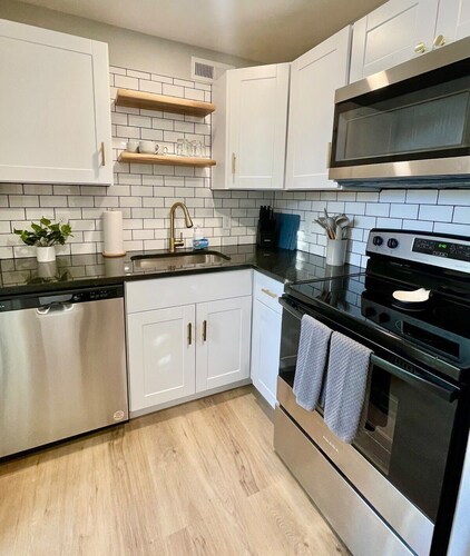 Pet-Friendly Gem near Blackstone and UNMC