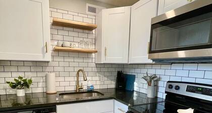 Pet-Friendly Gem near Blackstone and UNMC