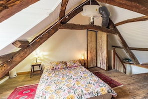 2 bedrooms, Internet, bed sheets - "L'authentique", Breton house - Guingamp center (Guingamp)