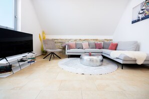 Smart-TV, Bücher, Computerbildschirme, Drucker