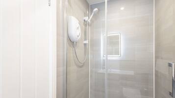 Shower, towels, shampoo