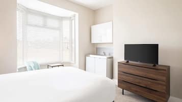 Desk, WiFi (free), bed sheets
