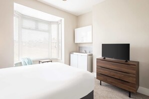 Bureau, Wi-Fi gratuit, draps fournis