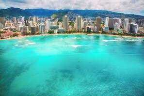 Aerial view - Mellow Kuhio Village Studio | Private Lanai (Honolulu)