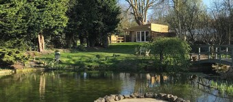 Cabin by the water, within a Spa Retreat in the beautiful village of Ickham.