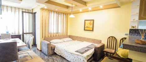 2 chambres, fer et planche à repasser, Wi-Fi gratuit, draps fournis