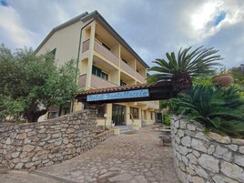 Fachada del alojamiento