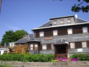 Exterior - Gästehaus mit Fewos, Apartments und Zimmern im Thüringer Wald - Familientreffen! (Siegmundsburg)