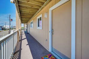 Apartment (2 Bedrooms) | Interior - Breezy Carolina Beach Condo w/ Balcony & Pools! (Carolina Beach)