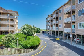 Interior - Breezy Carolina Beach Condo w/ Balcony & Pools! (Carolina Beach)
